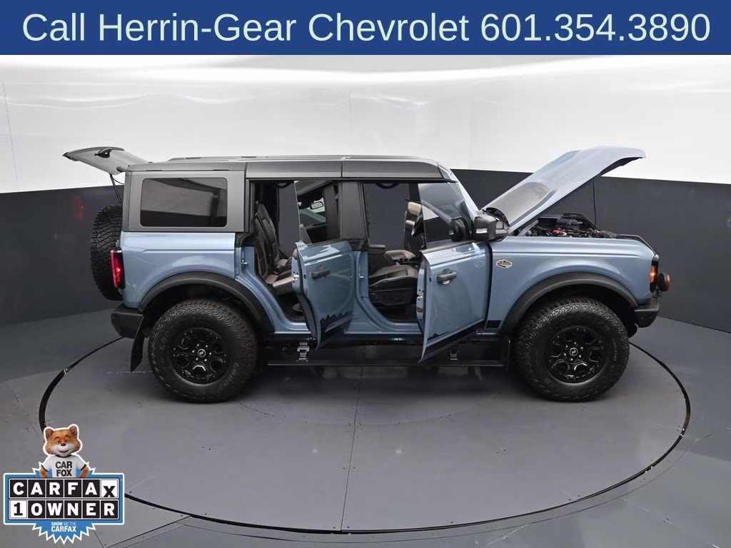 2023 Azure Gray Metallic Tri-Coat Ford Bronco Wildtrak 4X4 SUV