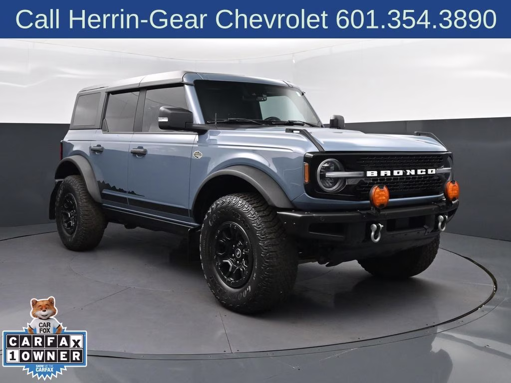 2023 Azure Gray Metallic Tri-Coat Ford Bronco Wildtrak 4X4 SUV