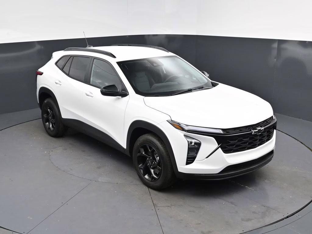 2026 Summit White Chevrolet Trax LT FWD SUV