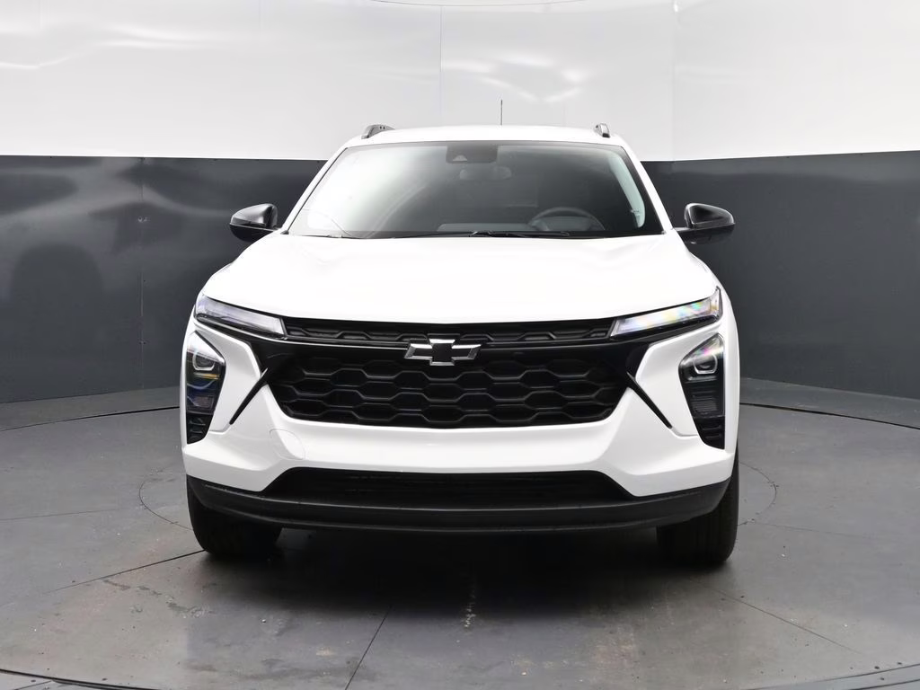 2026 Summit White Chevrolet Trax LT FWD SUV