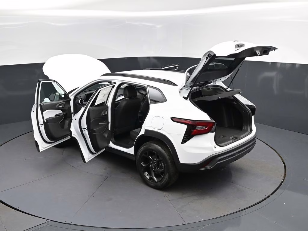 2026 Summit White Chevrolet Trax LT FWD SUV