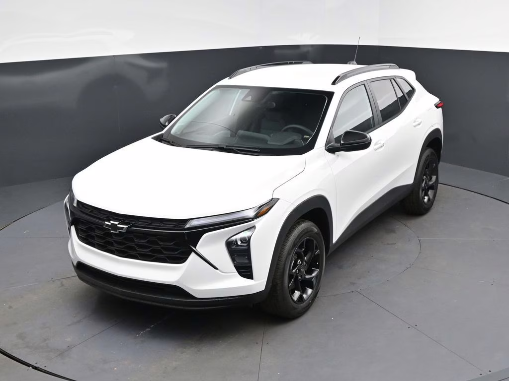 2026 Summit White Chevrolet Trax LT FWD SUV