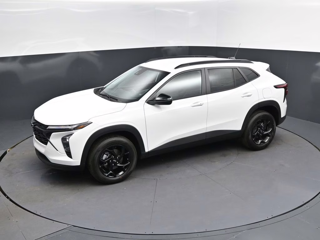 2026 Summit White Chevrolet Trax LT FWD SUV