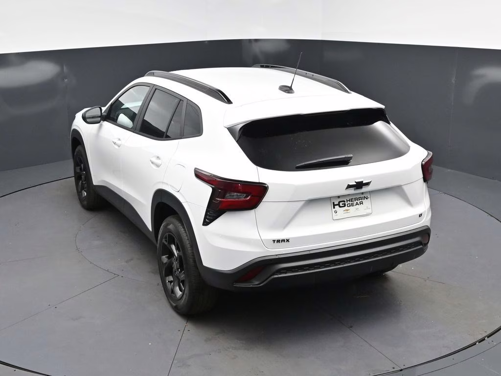 2026 Summit White Chevrolet Trax LT FWD SUV