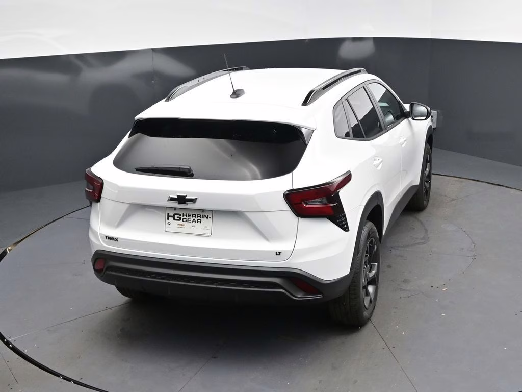 2026 Summit White Chevrolet Trax LT FWD SUV