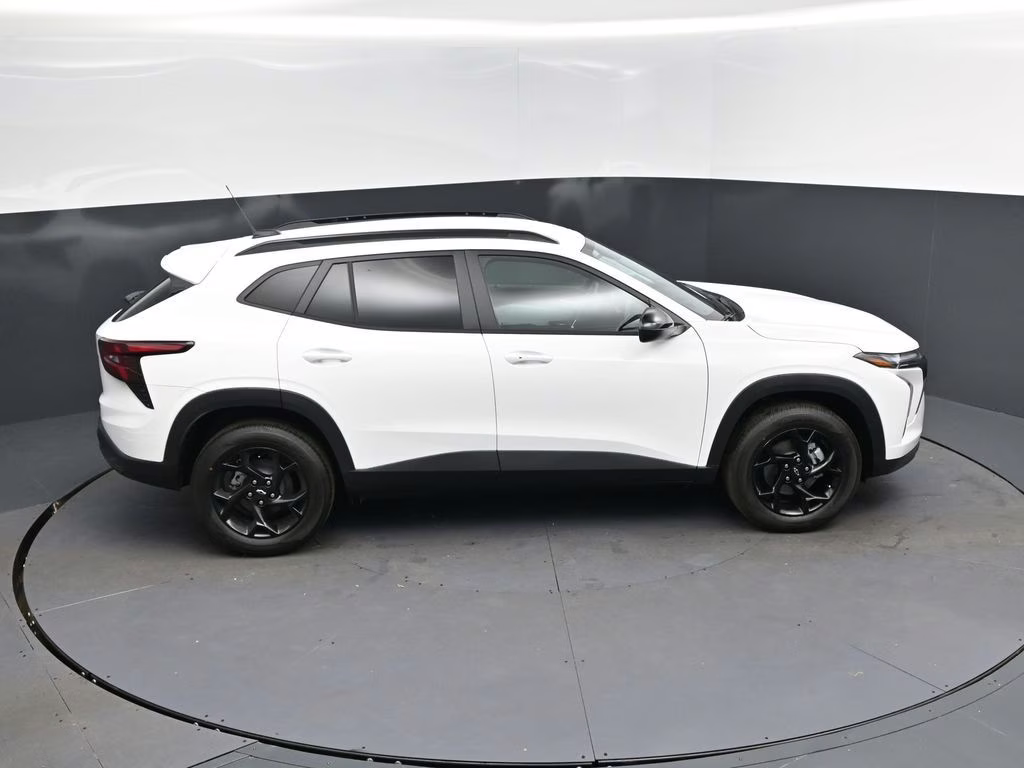 2026 Summit White Chevrolet Trax LT FWD SUV