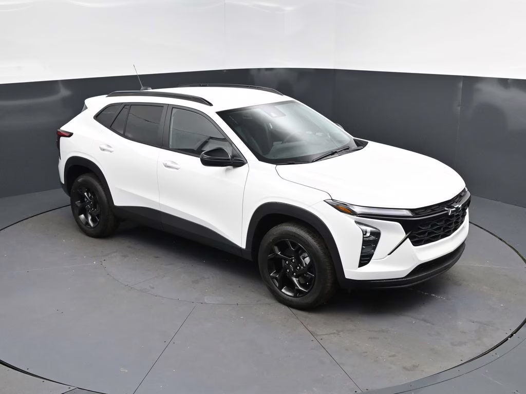 2026 Summit White Chevrolet Trax LT FWD SUV