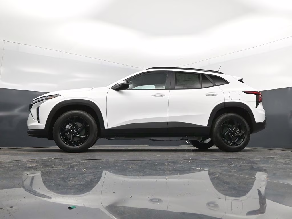 2026 Summit White Chevrolet Trax LT FWD SUV