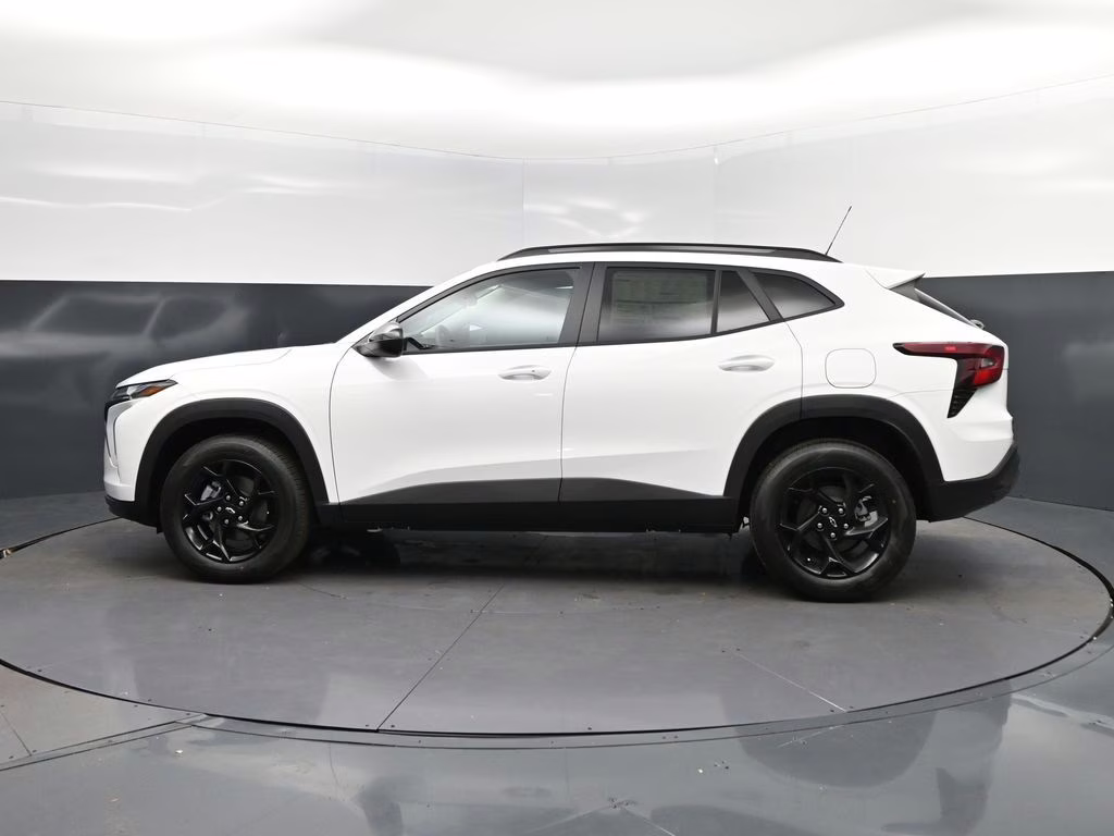 2026 Summit White Chevrolet Trax LT FWD SUV