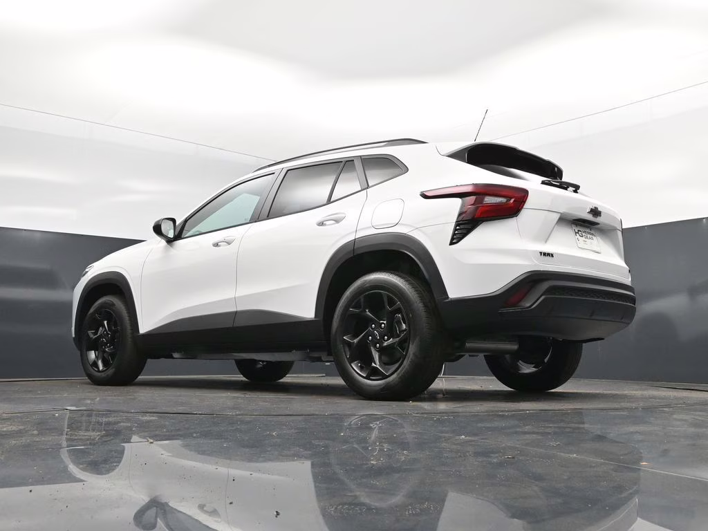 2026 Summit White Chevrolet Trax LT FWD SUV