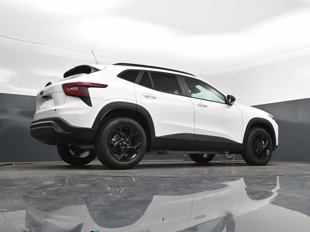 2026 Summit White Chevrolet Trax LT FWD SUV