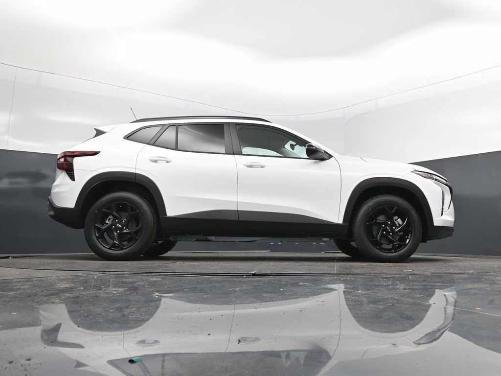 2026 Summit White Chevrolet Trax LT FWD SUV