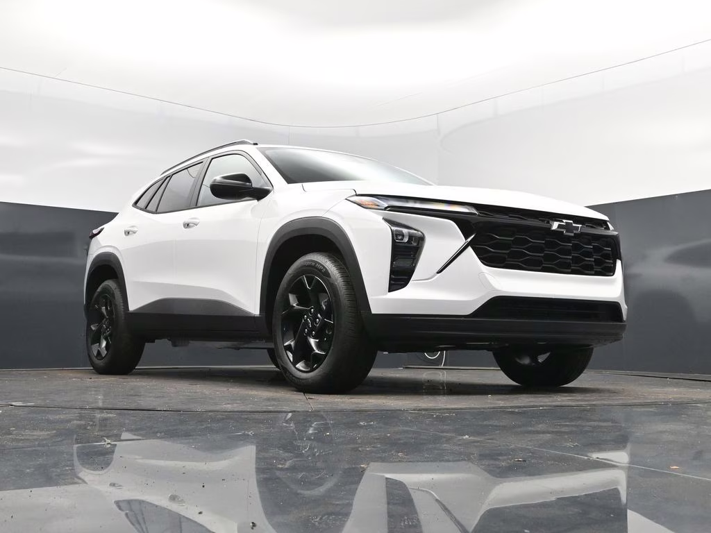 2026 Summit White Chevrolet Trax LT FWD SUV