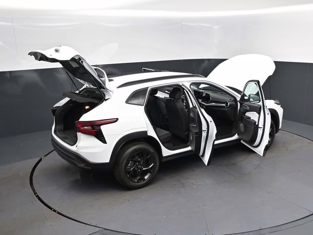 2026 Summit White Chevrolet Trax LT FWD SUV
