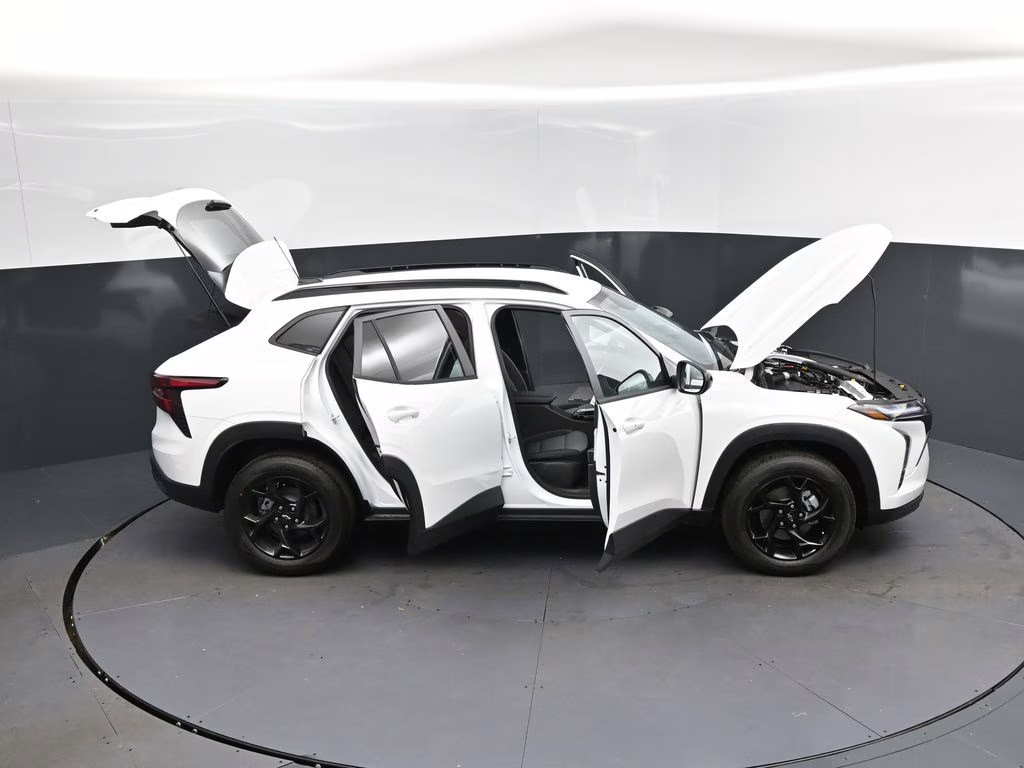 2026 Summit White Chevrolet Trax LT FWD SUV