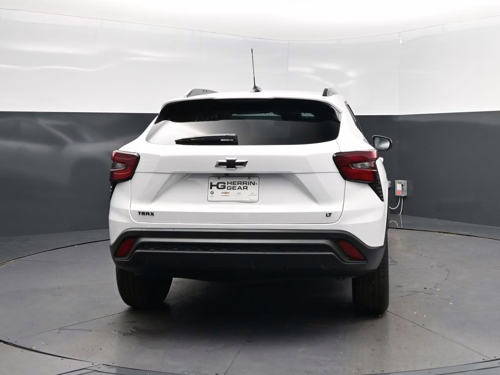 2026 Summit White Chevrolet Trax LT FWD SUV
