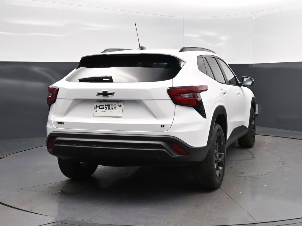 2026 Summit White Chevrolet Trax LT FWD SUV
