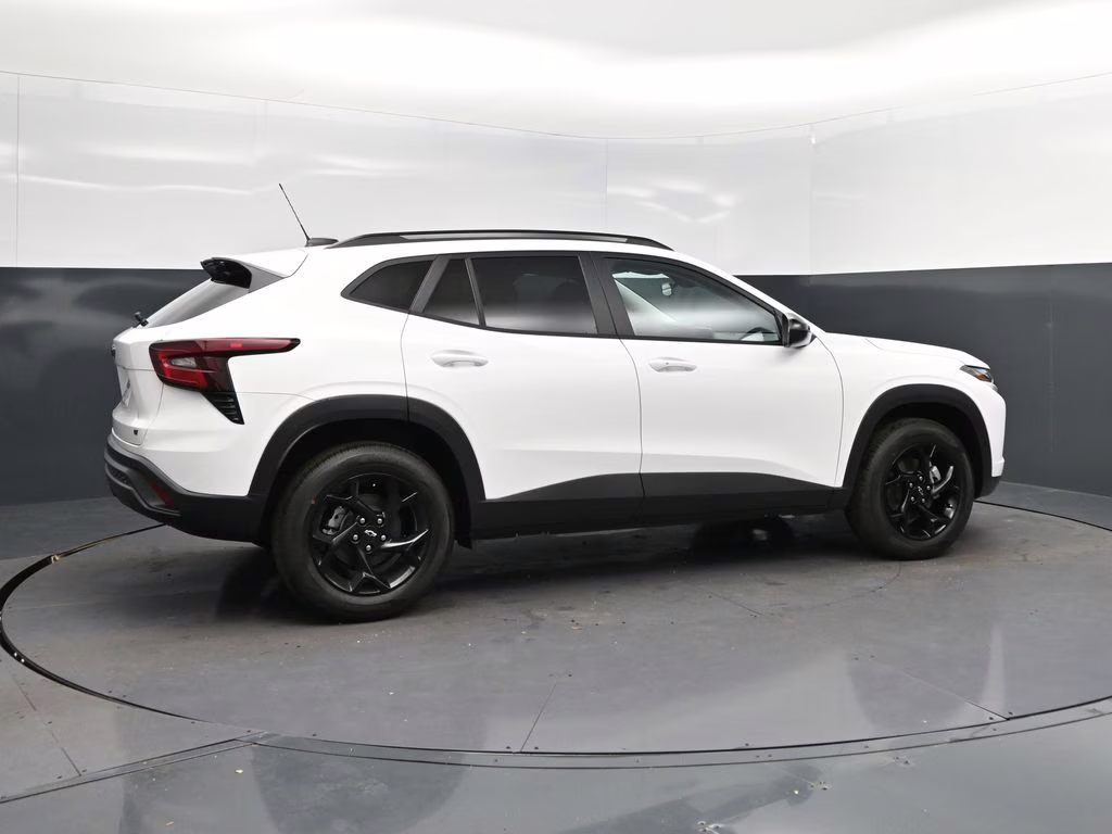2026 Summit White Chevrolet Trax LT FWD SUV