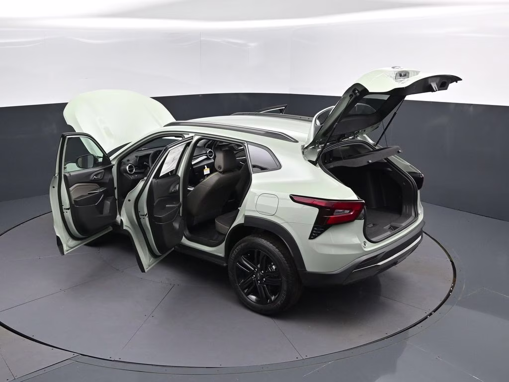 2026 Green Chevrolet Trax ACTIV FWD SUV
