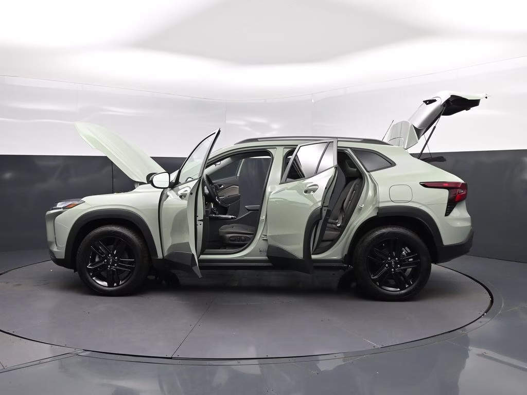 2026 Green Chevrolet Trax ACTIV FWD SUV