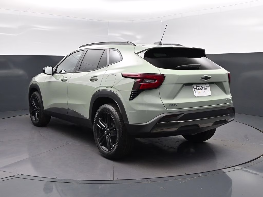 2026 Green Chevrolet Trax ACTIV FWD SUV