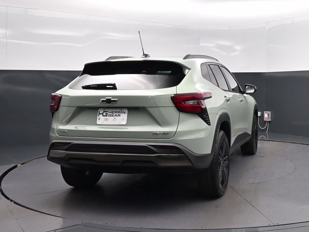 2026 Green Chevrolet Trax ACTIV FWD SUV