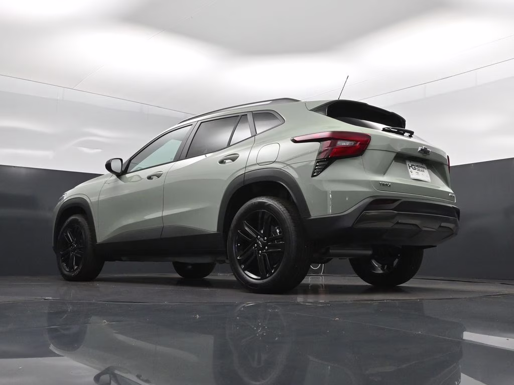 2026 Green Chevrolet Trax ACTIV FWD SUV