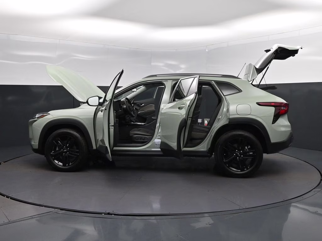 2026 Green Chevrolet Trax ACTIV FWD SUV