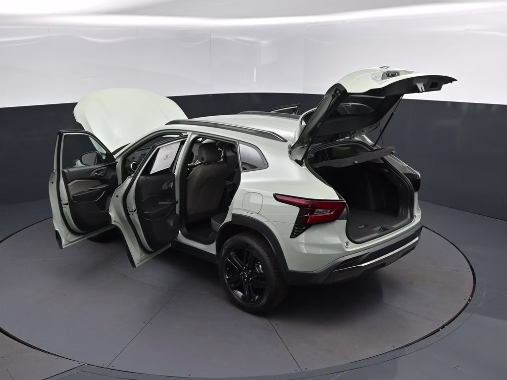 2026 Green Chevrolet Trax ACTIV FWD SUV