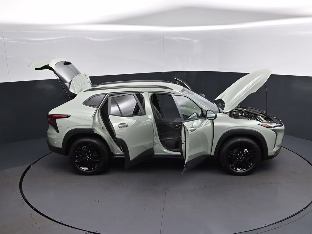 2026 Green Chevrolet Trax ACTIV FWD SUV