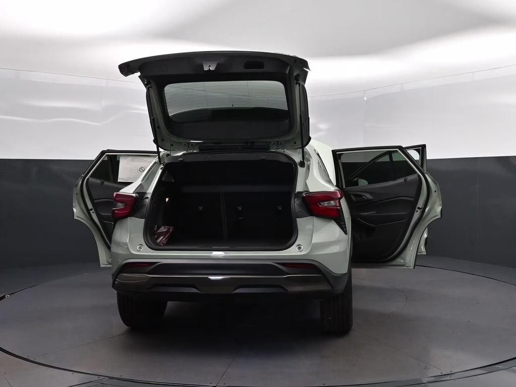 2026 Green Chevrolet Trax ACTIV FWD SUV