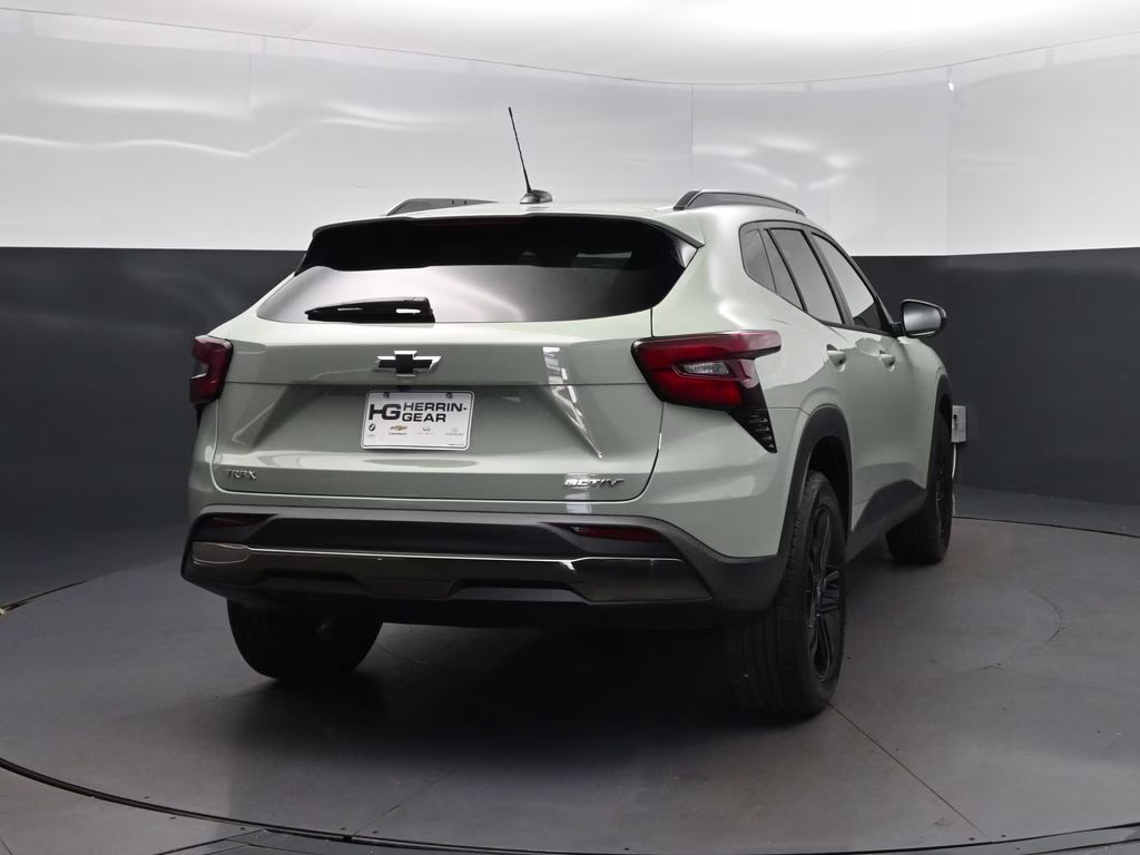 2026 Green Chevrolet Trax ACTIV FWD SUV