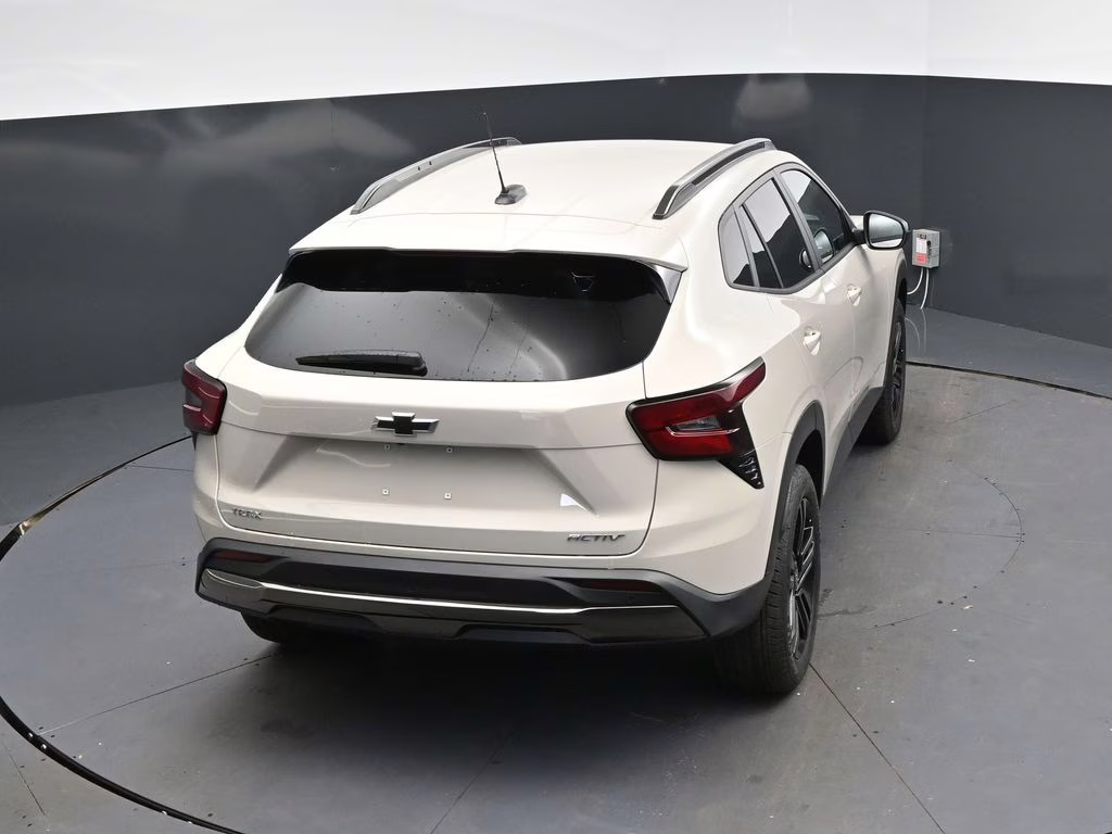 2026 White Chevrolet Trax ACTIV FWD SUV