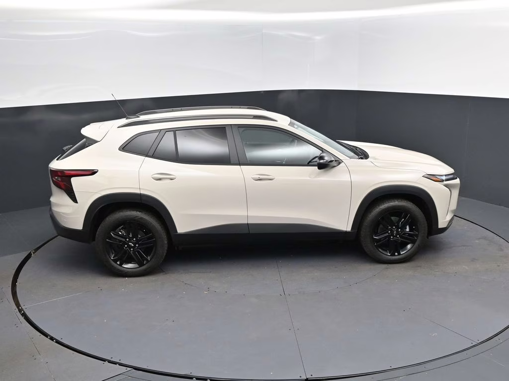 2026 White Chevrolet Trax ACTIV FWD SUV