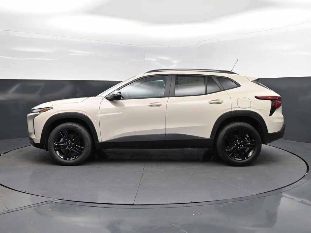 2026 White Chevrolet Trax ACTIV FWD SUV