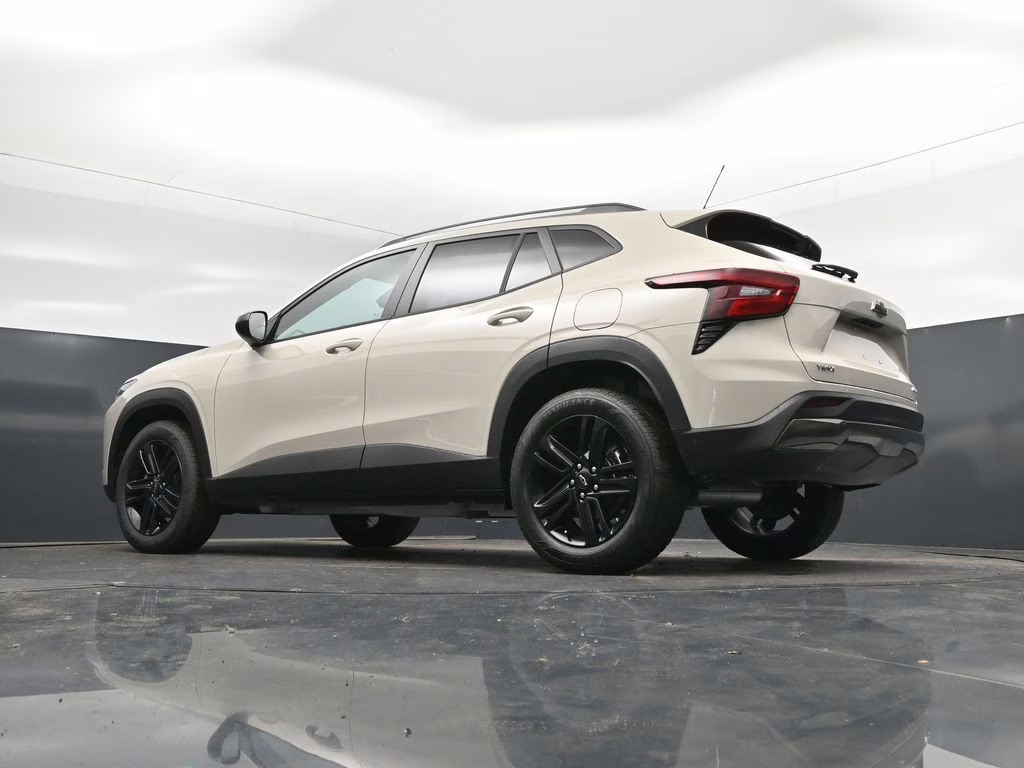 2026 White Chevrolet Trax ACTIV FWD SUV