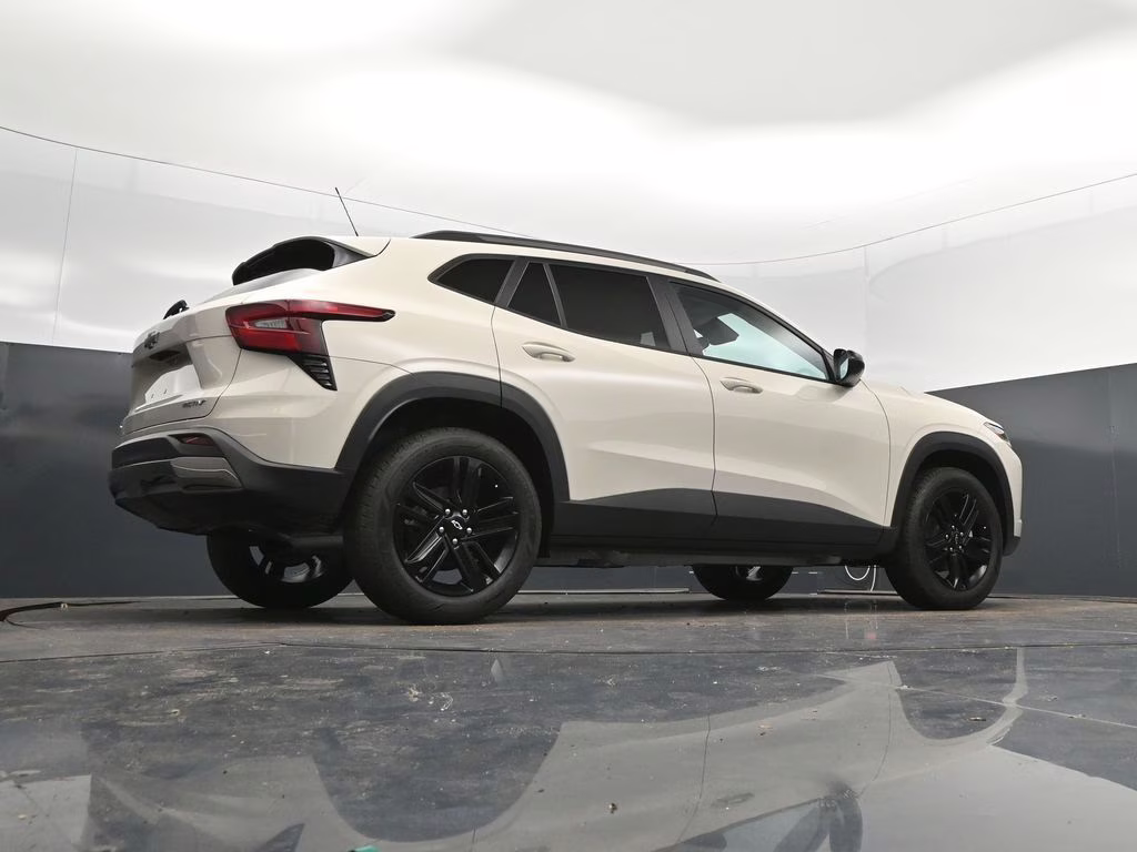 2026 White Chevrolet Trax ACTIV FWD SUV