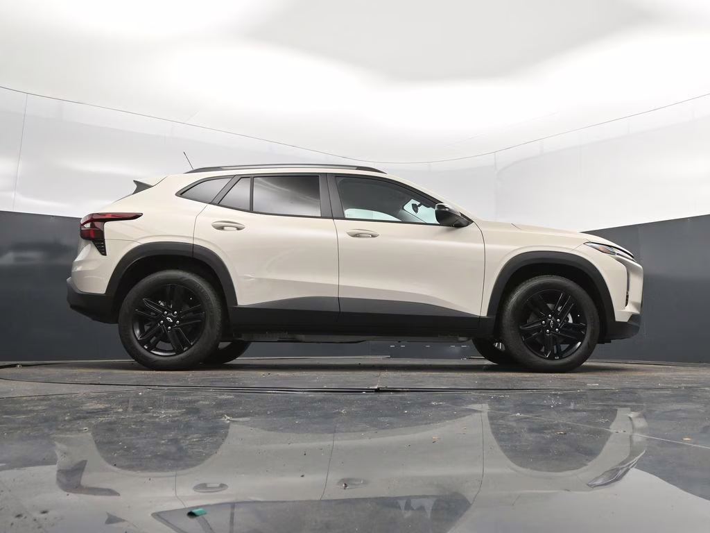2026 White Chevrolet Trax ACTIV FWD SUV