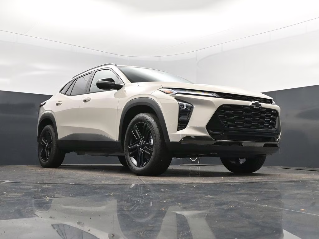 2026 White Chevrolet Trax ACTIV FWD SUV