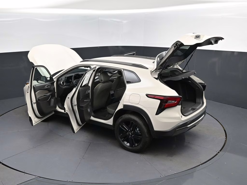 2026 White Chevrolet Trax ACTIV FWD SUV