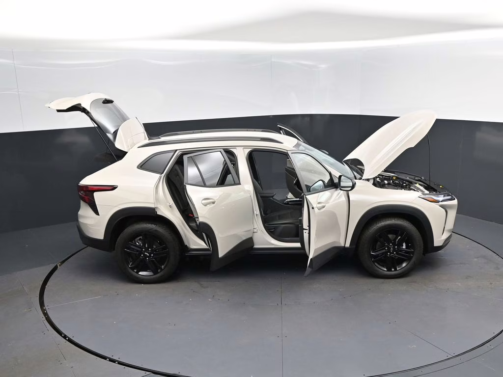 2026 White Chevrolet Trax ACTIV FWD SUV