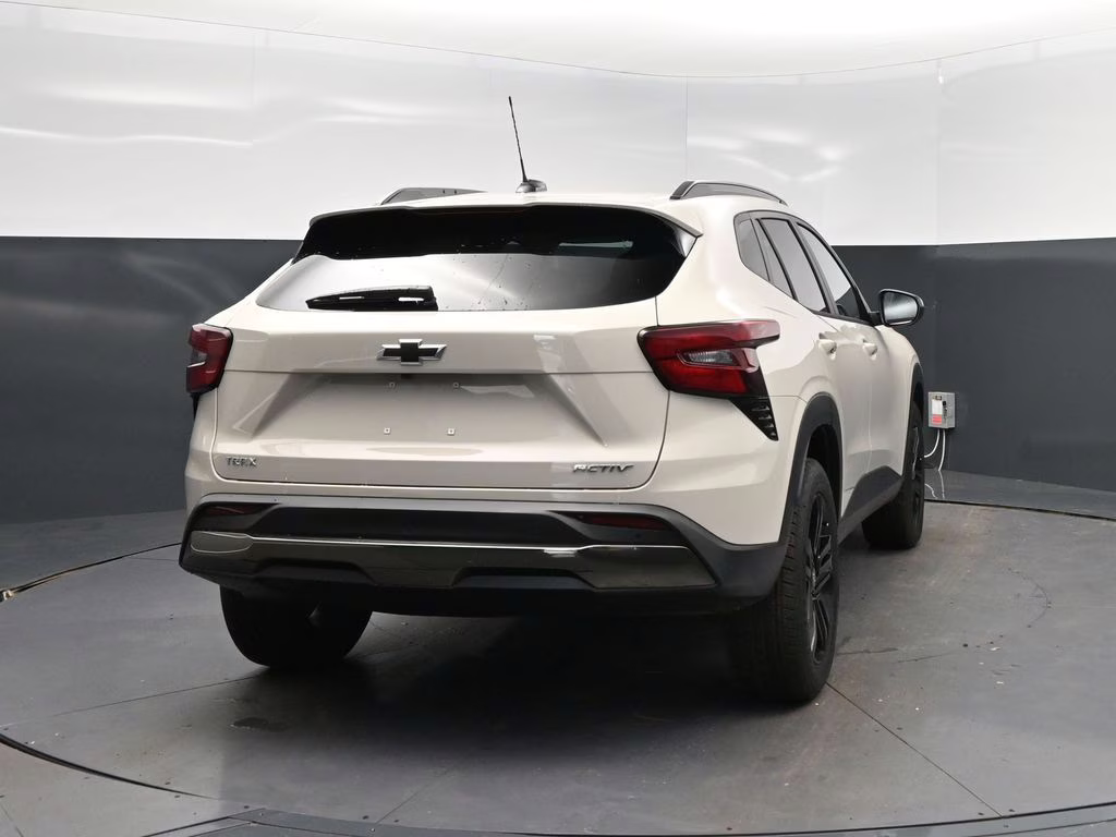 2026 White Chevrolet Trax ACTIV FWD SUV
