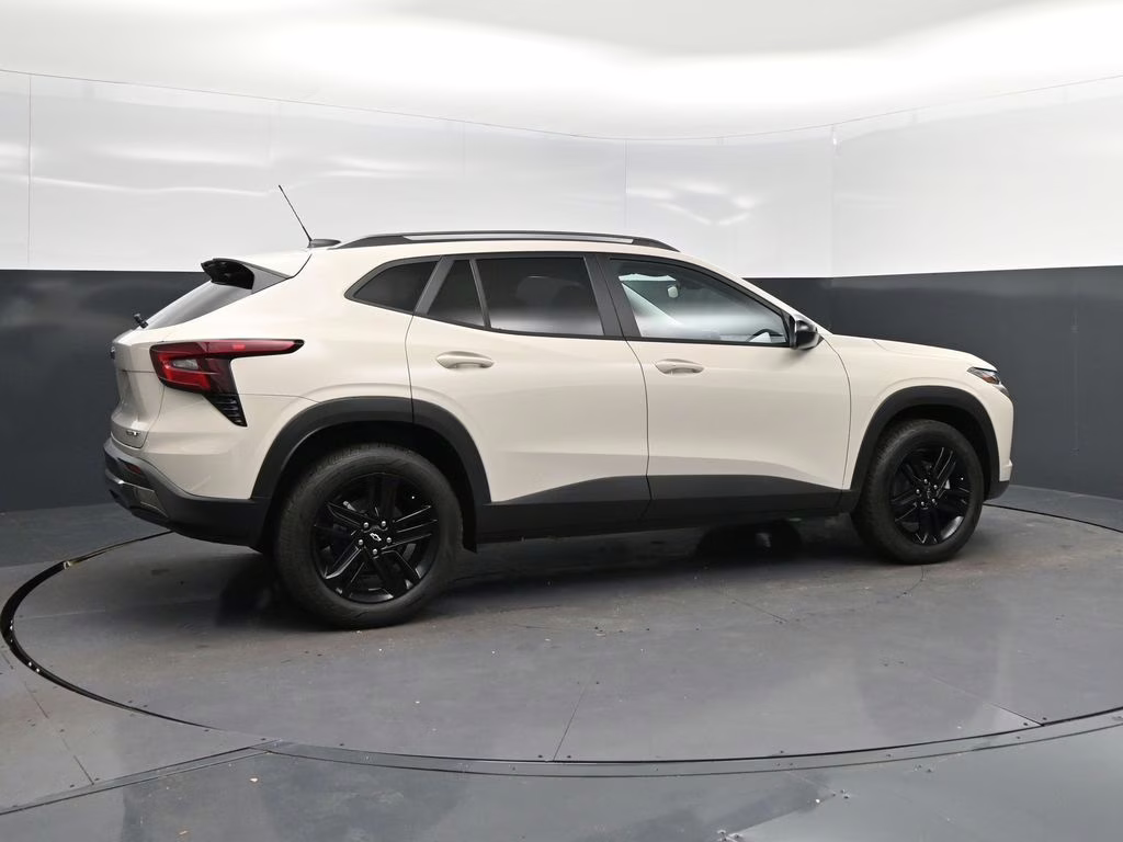 2026 White Chevrolet Trax ACTIV FWD SUV