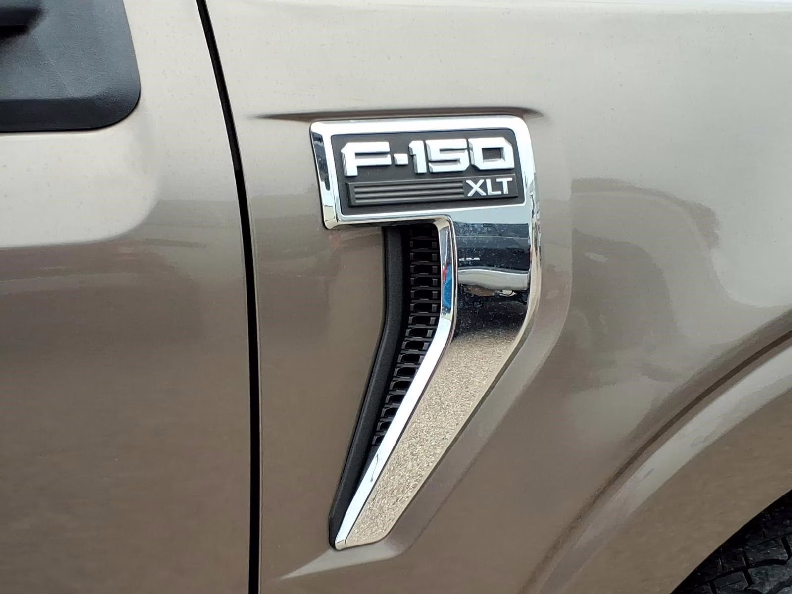 2022 Stone Gray Metallic Ford F-150 XLT 4X4 Truck