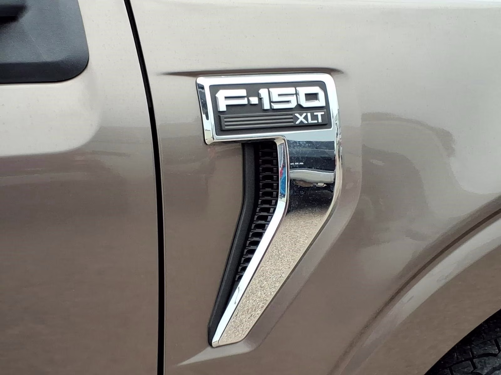 2022 Stone Gray Metallic Ford F-150 XLT 4X4 Truck