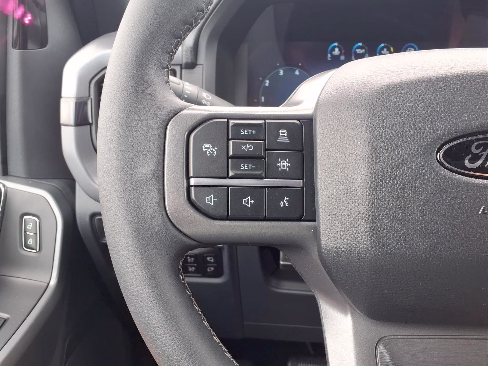 2026 Avalanche Ford F-150 XLT 4X4 Truck
