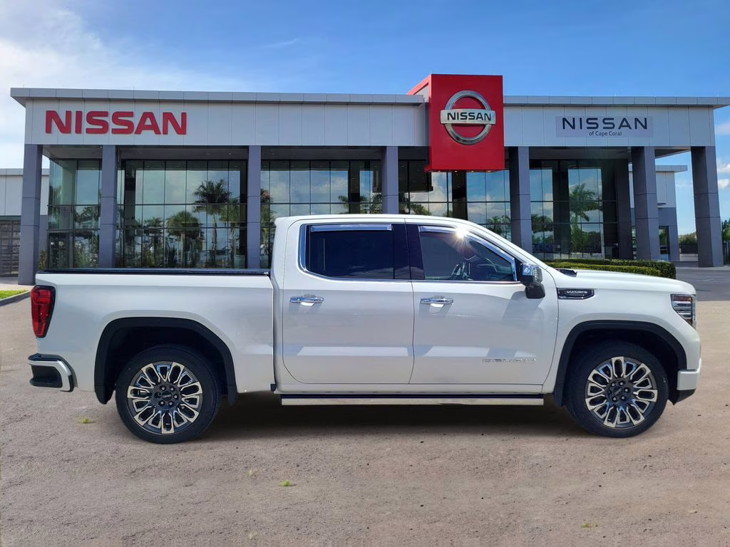 2023 White Frost Tricoat GMC Sierra 1500 Denali Ultimate 4X4 Truck