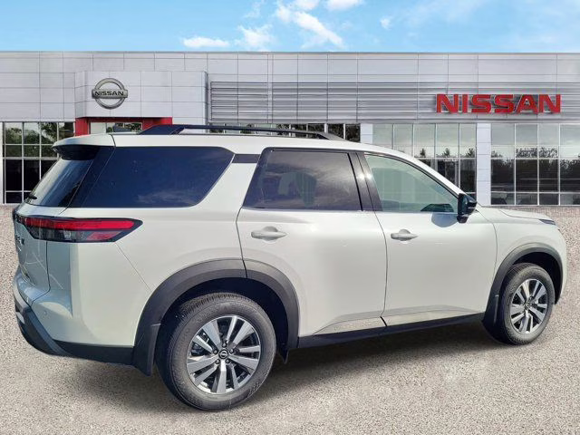 2026 Everest White Pearl Tricoat Nissan Pathfinder SL FWD SUV