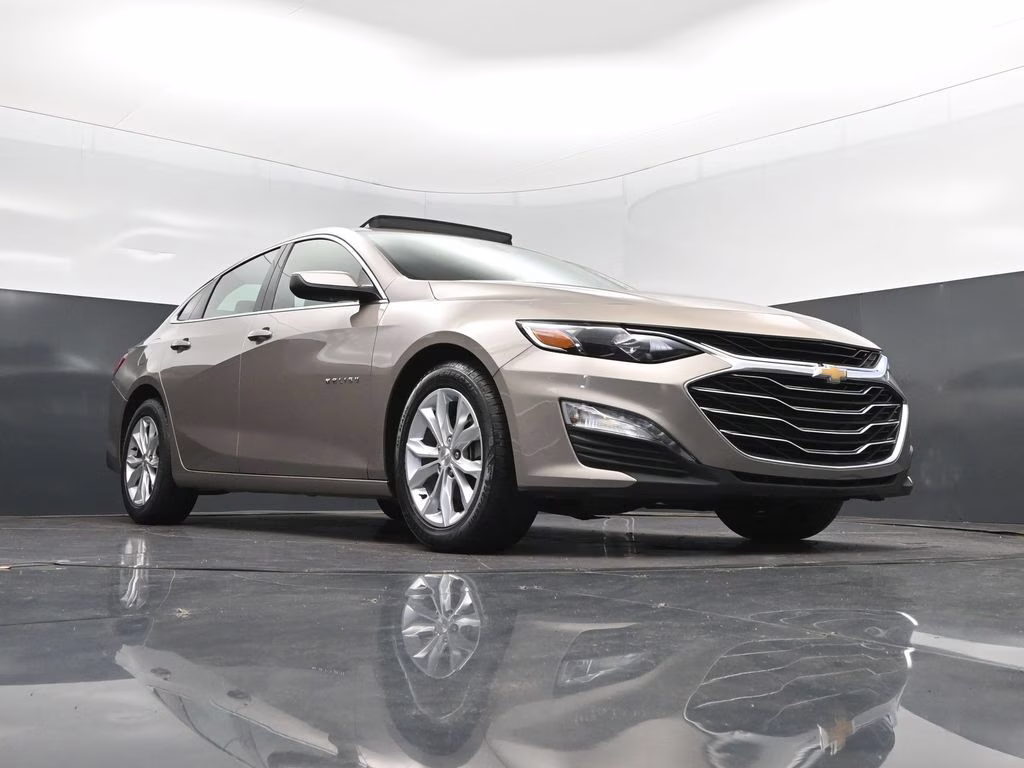 2024 Mineral Gray Metallic Chevrolet Malibu LT FWD Sedan