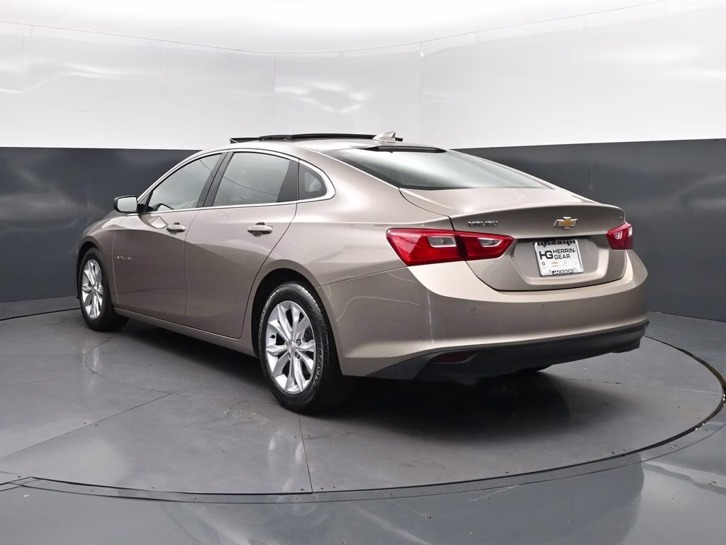 2024 Mineral Gray Metallic Chevrolet Malibu LT FWD Sedan